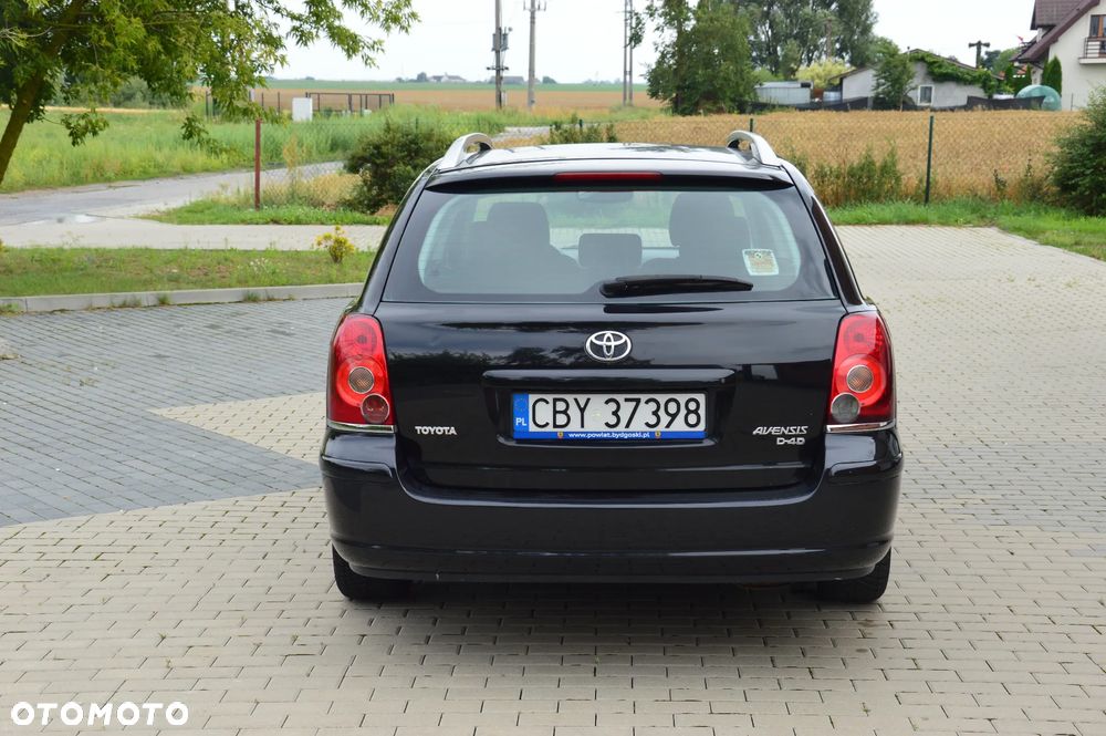 Toyota Avensis - 12