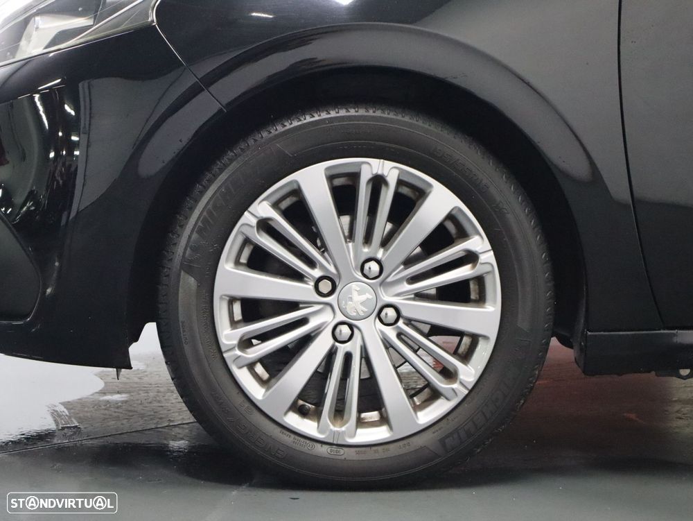 Peugeot 208 1.2 PureTech Style - 18