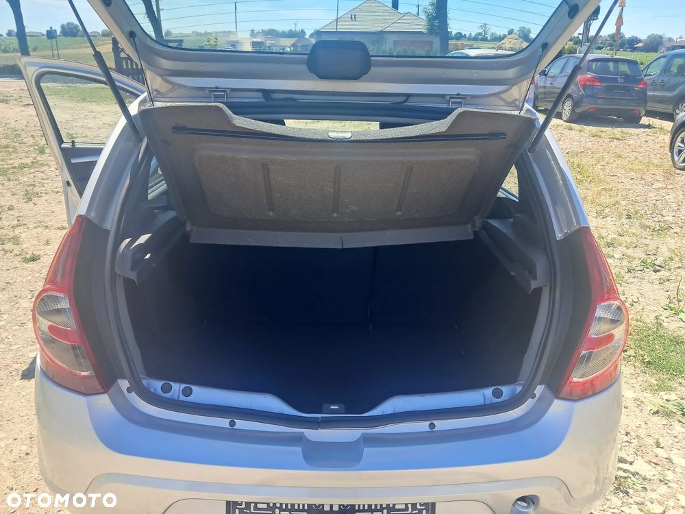 Dacia Sandero - 17