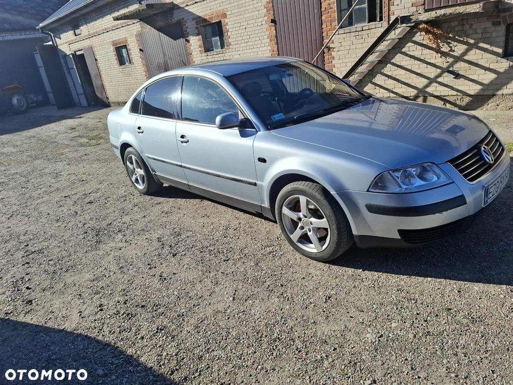 Volkswagen Passat 1.8T - 2