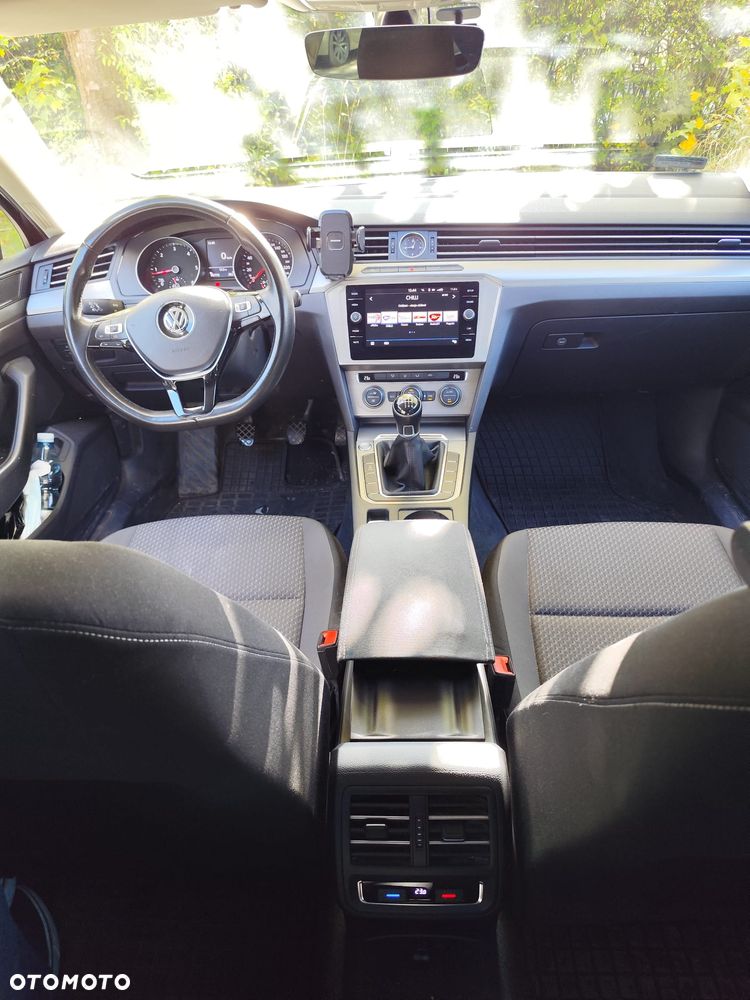 Volkswagen Passat 2017 photo 5