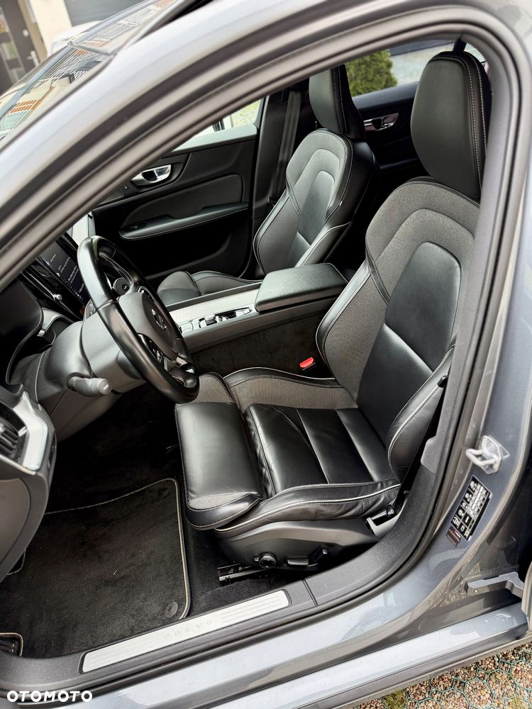 Volvo V60 B4 B R-Design - 6