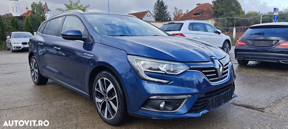 Renault Megane ENERGY TCe 140 EDC BOSE EDITION - 6