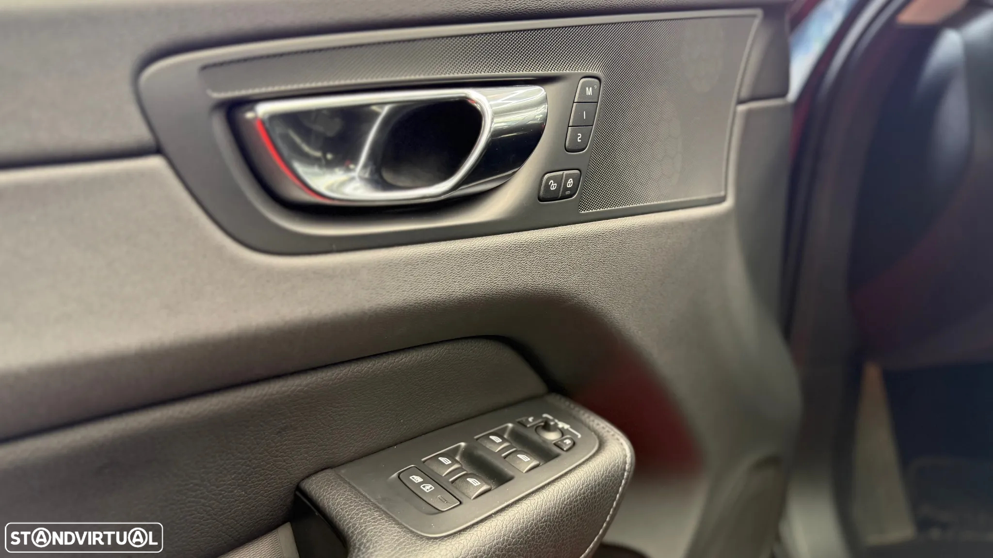 Volvo XC 60 2.0 T8 PHEV Inscription AWD - 12