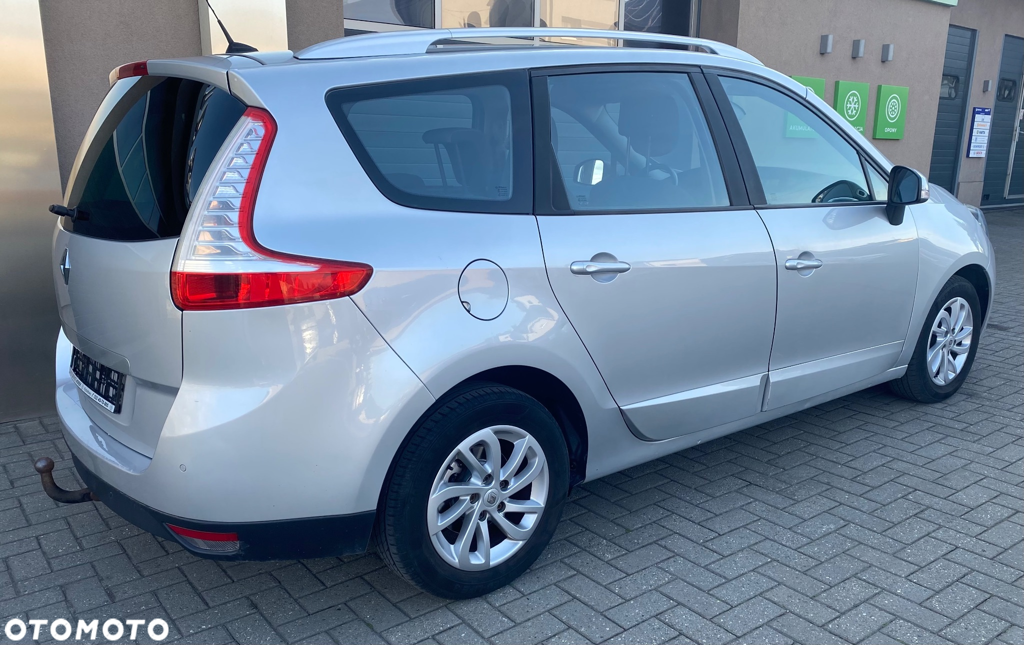 Renault Grand Scenic - 10
