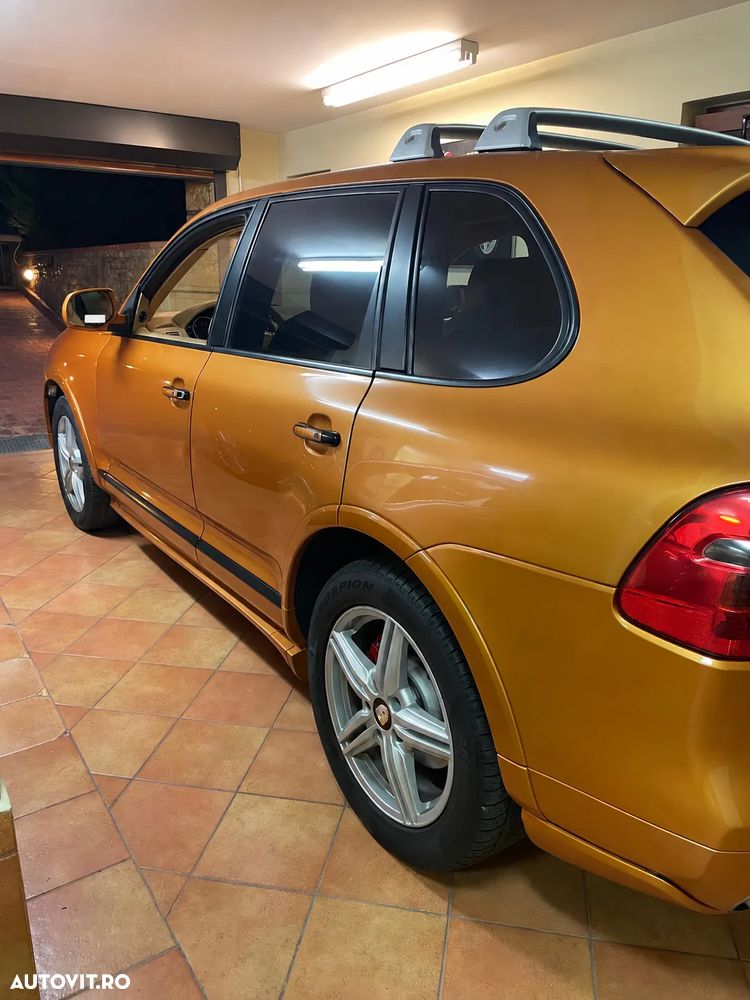 Porsche Cayenne - 4