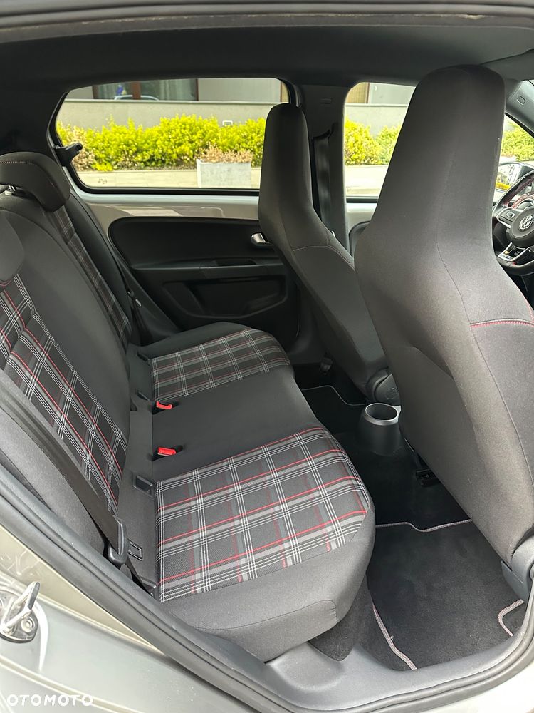 Volkswagen up! 1.0 TSI GTI - 24