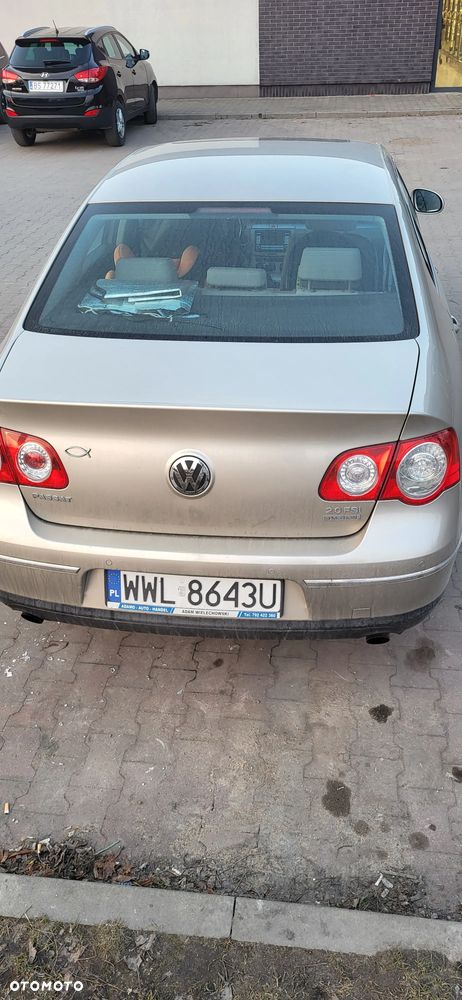 Volkswagen Passat 2.0 FSI 4Motion Comfortline - 4