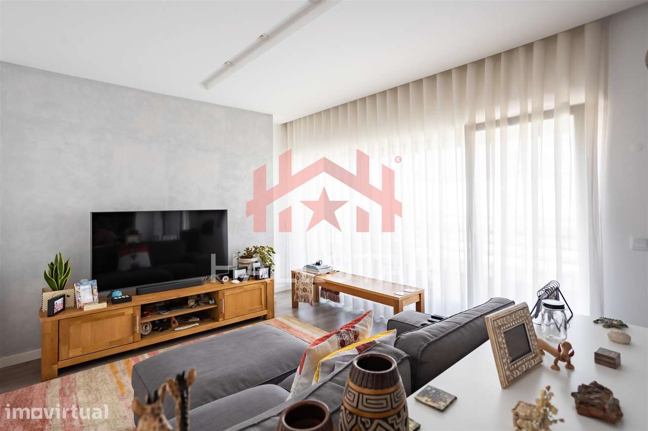Apartamento T2+1 Duplex / Urbanização de Santa Clara - Grande imagem: 2/27