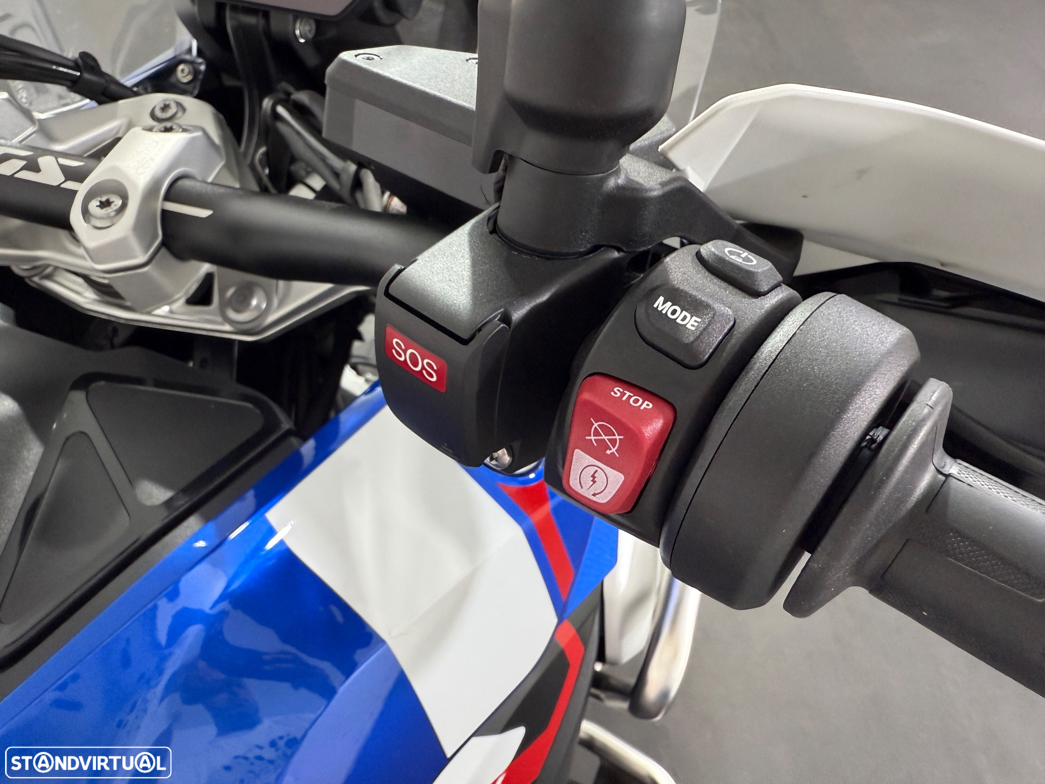 BMW R 1300 GS TROPHY / AKRAPOVIC - 19