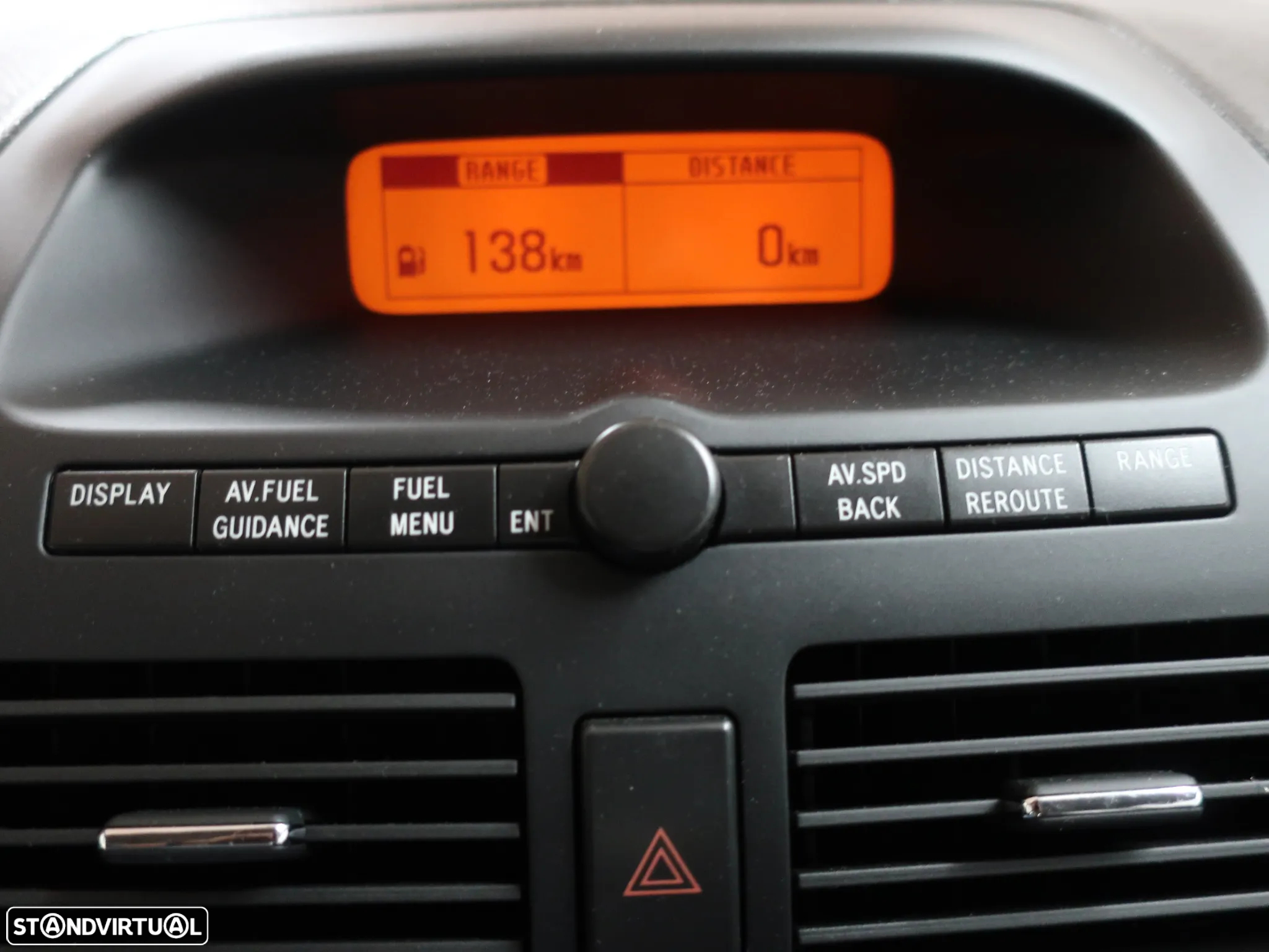 Toyota Avensis SD 2.0 D-4D Sol - 21