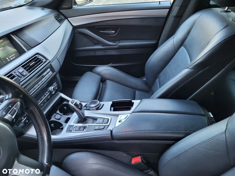 BMW Seria 5 530d xDrive Sport-Aut Luxury Line - 12