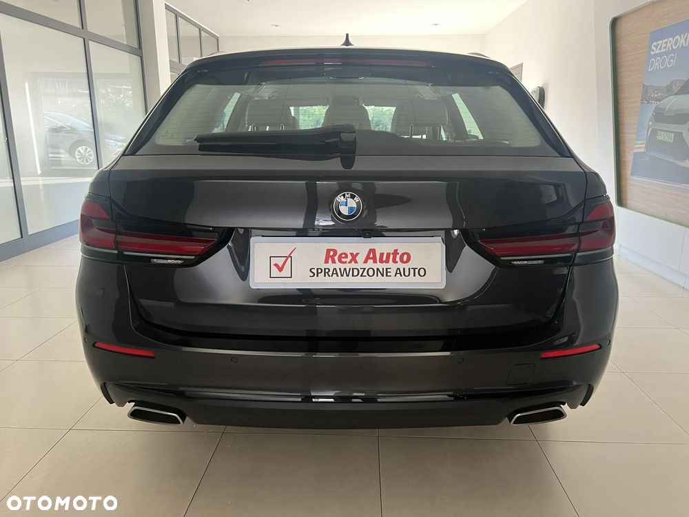 BMW Seria 5 520d mHEV - 8