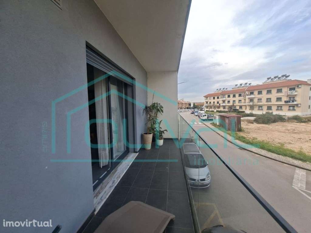 Apartamento T3 com Excelente Áreas - Grande imagem: 2/27