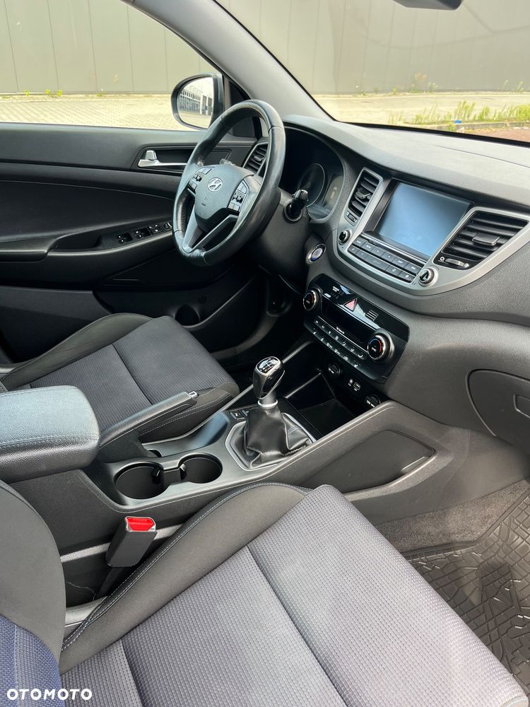 Hyundai Tucson 2.0 CRDI BlueDrive Style 2WD - 29