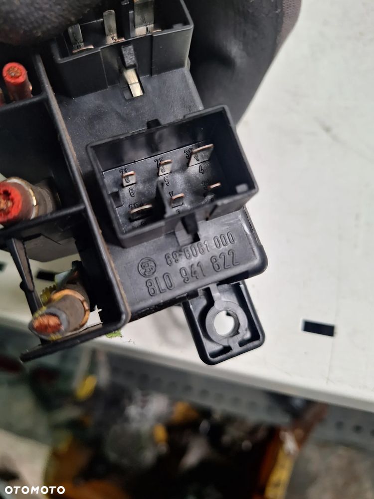 listwa prądowa 8LO941822 GOLF IV przekaźniki   (75/7) - 5