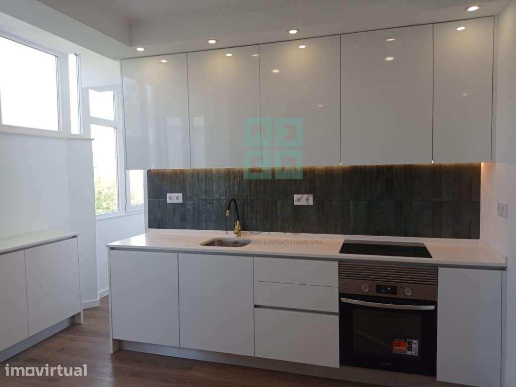 Apartamento T2 - Totalmente Remodelado, na Amadora. - Grande imagem: 2/24