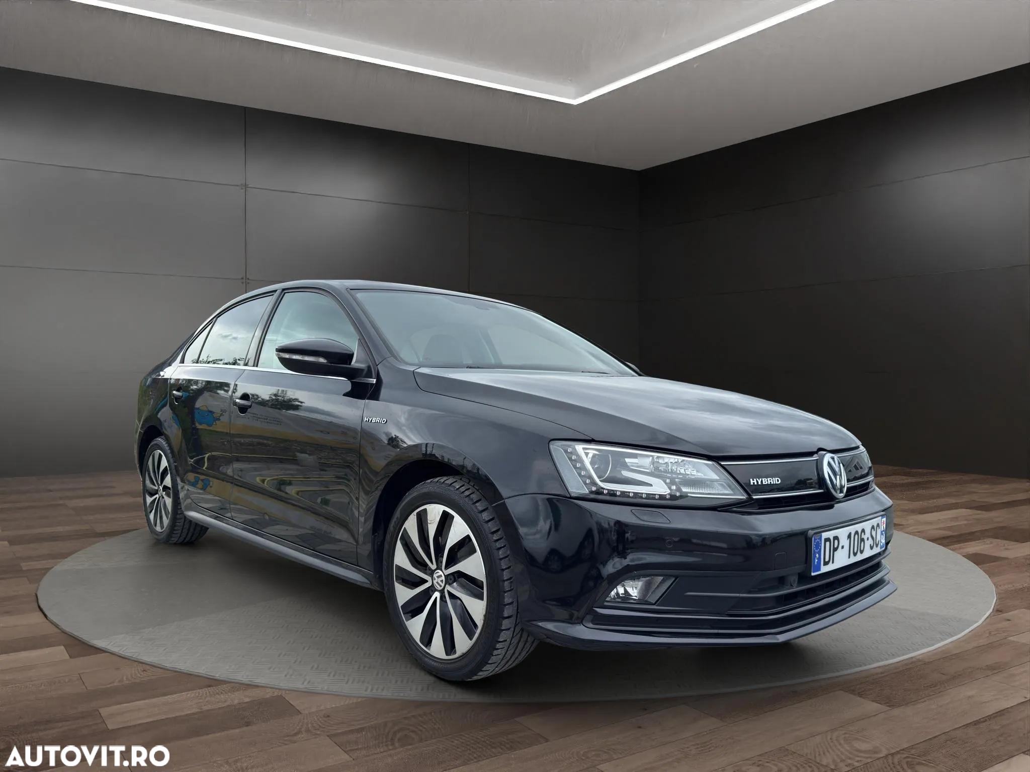 Volkswagen Jetta 1.4 Hybrid DSG - 2