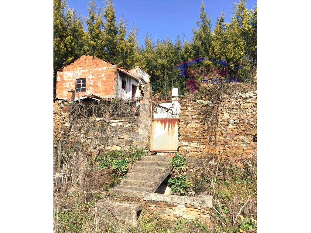 Propriedade com 17191m2 de terreno e ruina - Grande imagem: 2/26