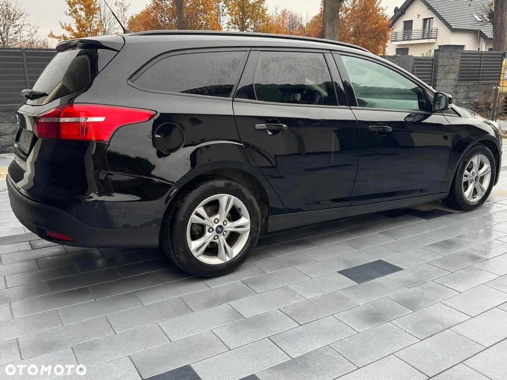 Ford Focus Turnier 1.5 EcoBlue Start-Stopp-System TITANIUM - 4