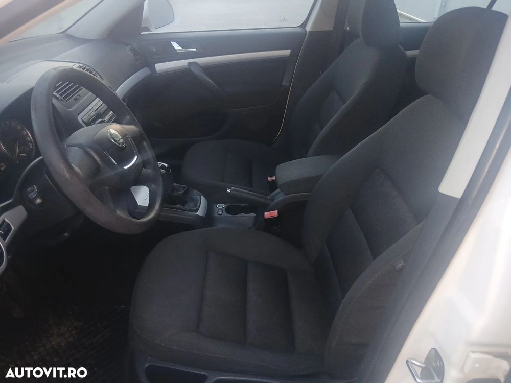 Skoda Octavia 1.2 TSI FAMILY - 8