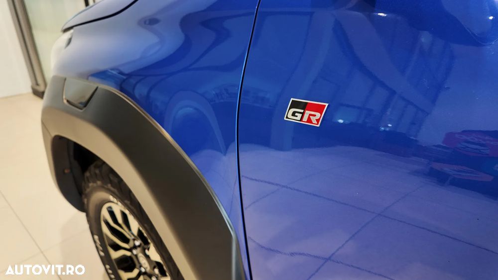 Toyota Hilux 2.8D 204CP 4x4 Double Cab AT GR Sport II - 10