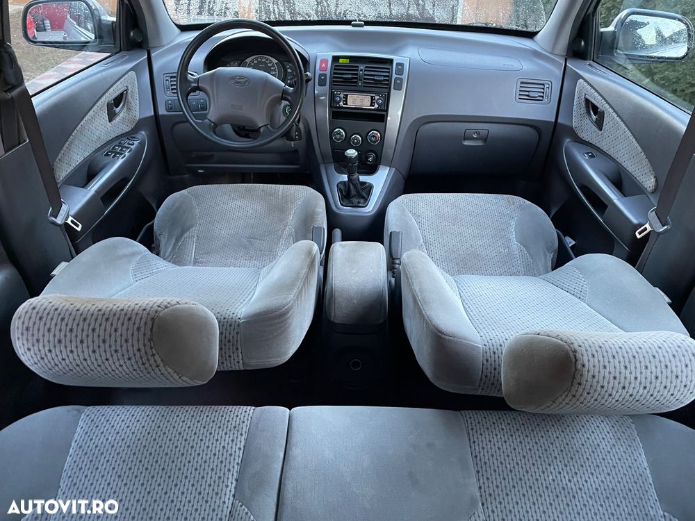 Hyundai Tucson 2.0 CRDI 2WD GLS - 12