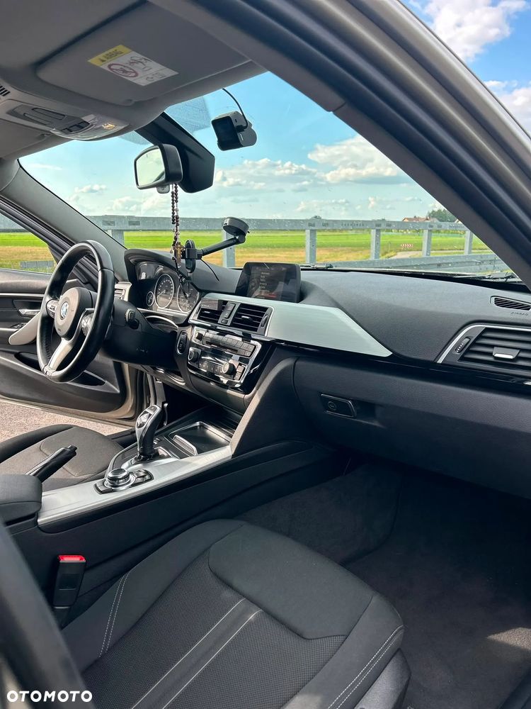 BMW Seria 3 320d Luxury Line - 13