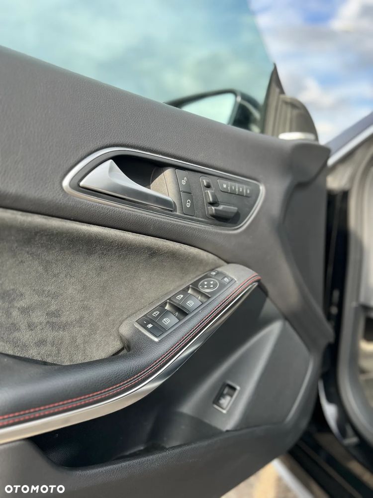 Mercedes-Benz CLA 45 AMG 4Matic 7G-DCT - 10