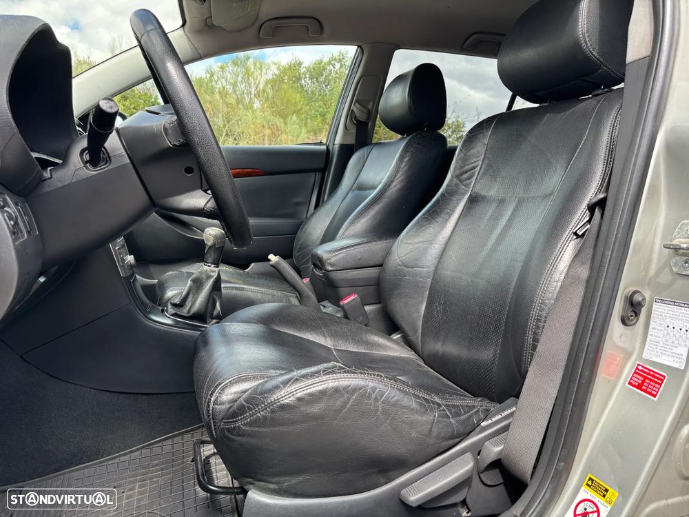 Toyota Avensis SW 2.0 D-4D - 5