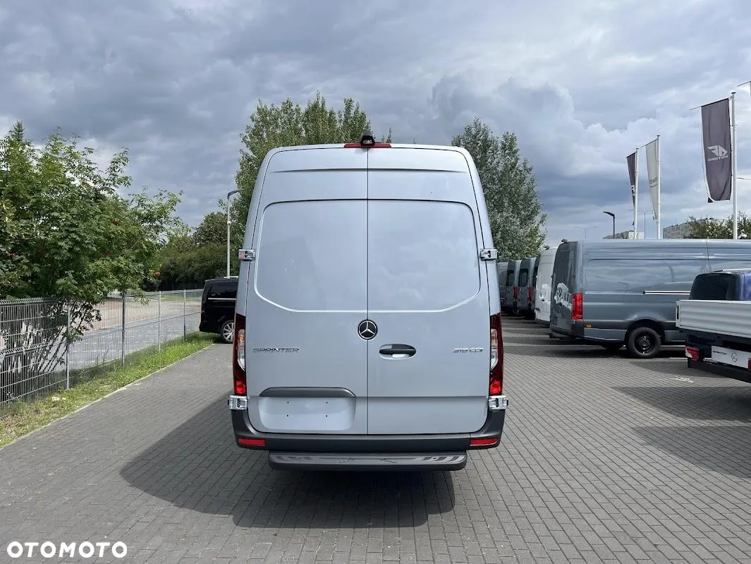 Mercedes-Benz Sprinter - 6