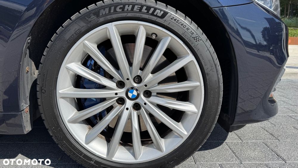 BMW Seria 5 540i Luxury Line sport - 17