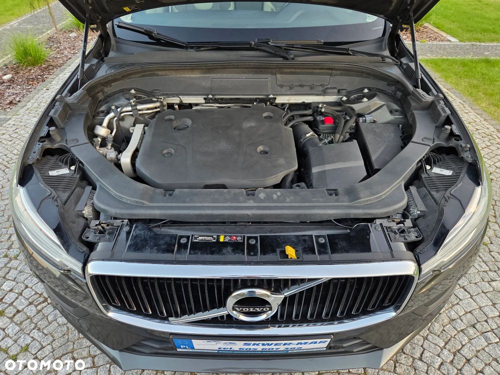 Volvo XC 60 B4 D AWD Momentum Pro - 40