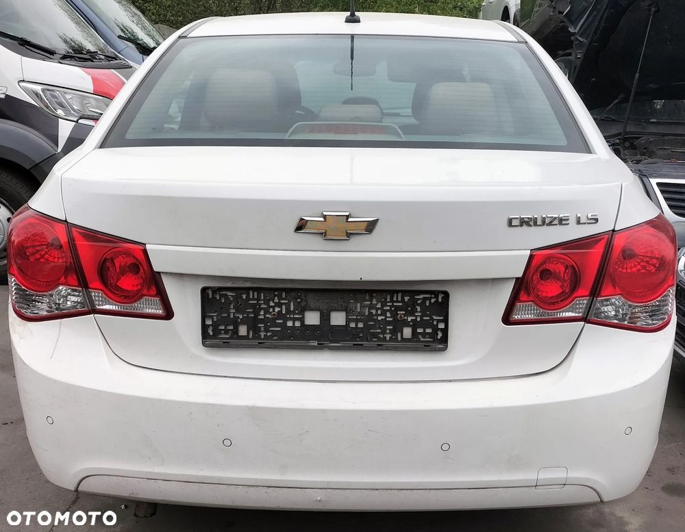 CHEVROLET CRUZE (J300) 1.6 113KM DRZWI PRAWY LEWY TYŁ PRZÓD  ZDERZAK KLAPA BŁOTNIK SZYBA LUSTERKO LAMPA SILNIK SKRZYNIA CAŁY NA CZĘŚCI - 2