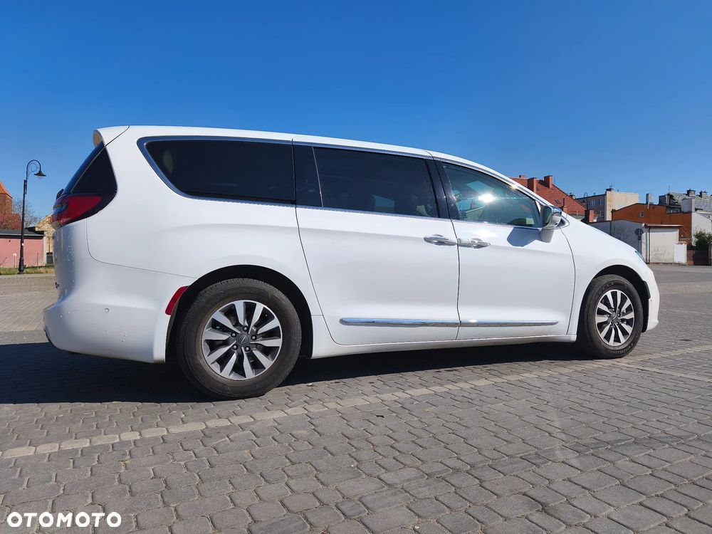 Chrysler Pacifica - 8