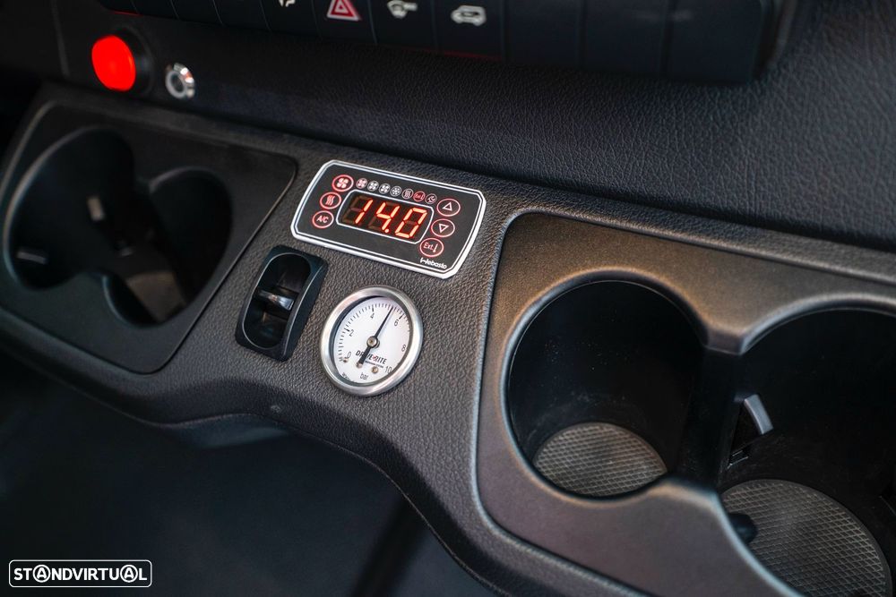 Mercedes Benz Sprinter - 16