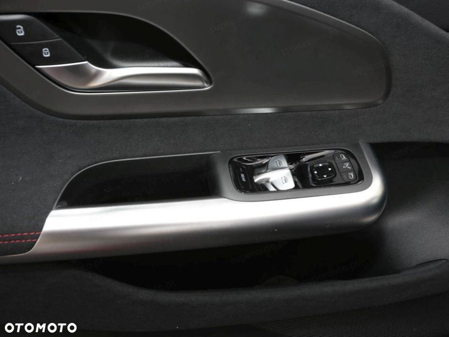 Mercedes-Benz CLA - 13