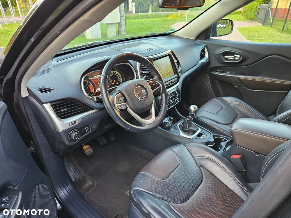 Jeep Cherokee - 8