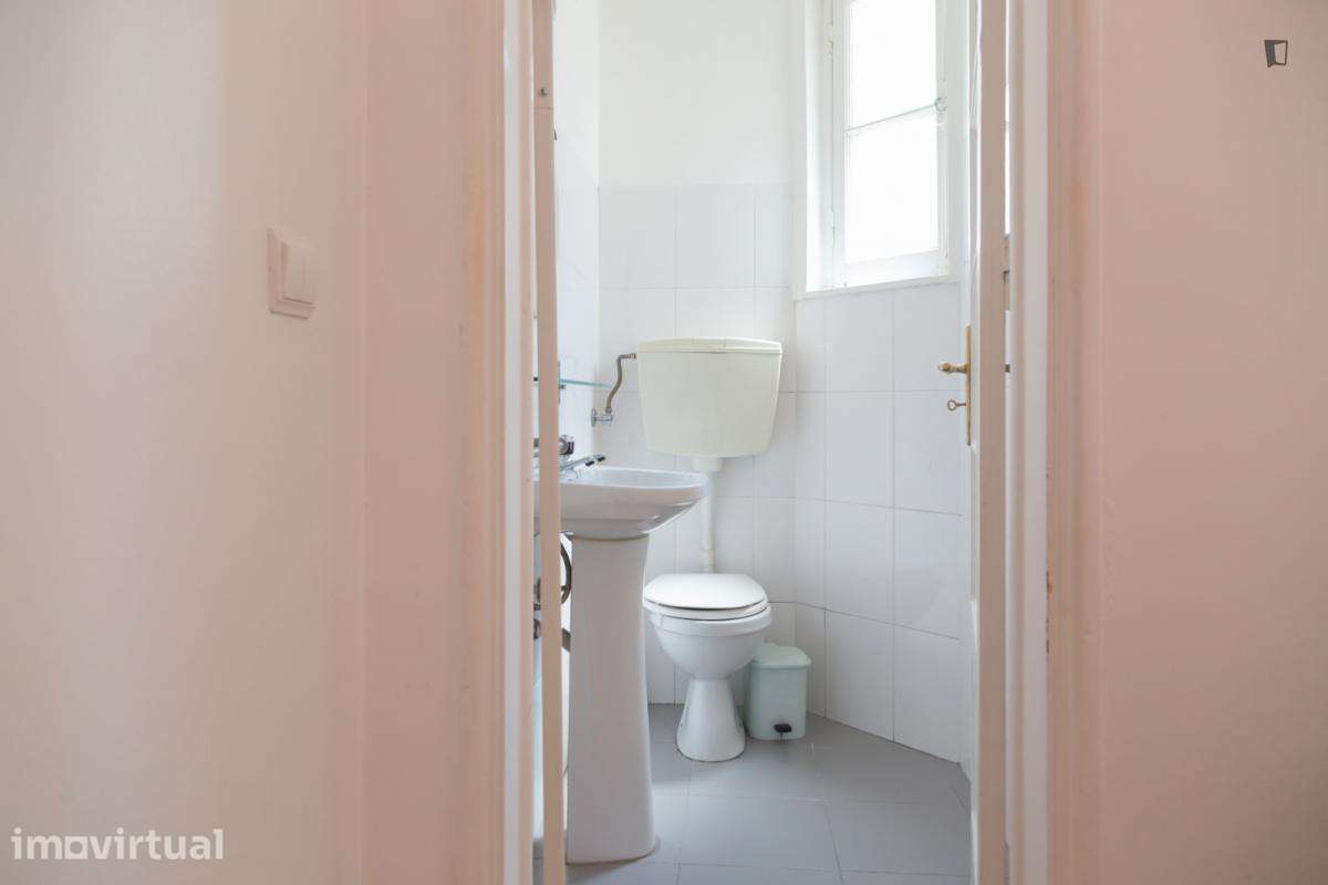 Quarto - localizado em Alameda Lisbon - Grande imagem: 4/16