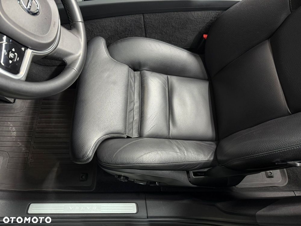 Volvo XC 60 B5 B AWD Plus Bright - 12