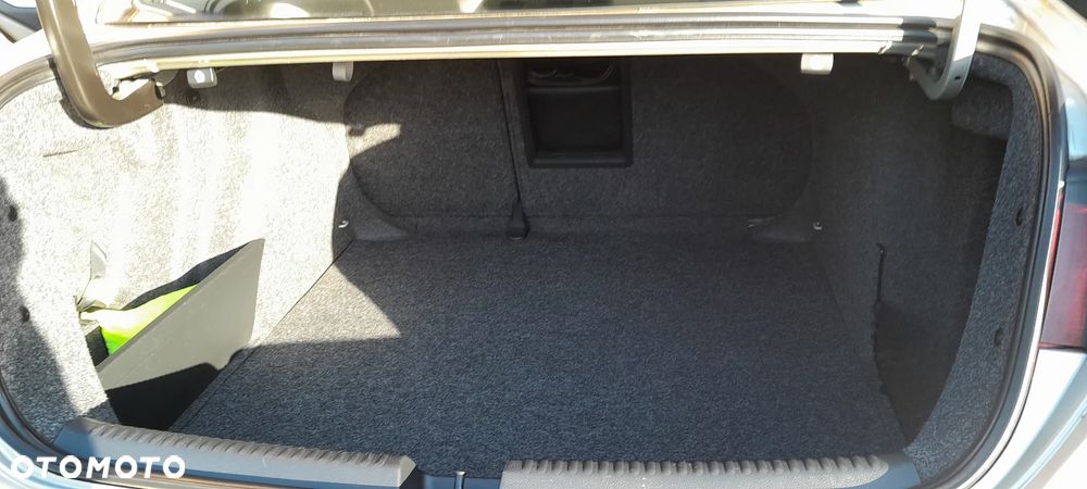 Volkswagen Jetta 2.0 TSI Highline DSG - 18
