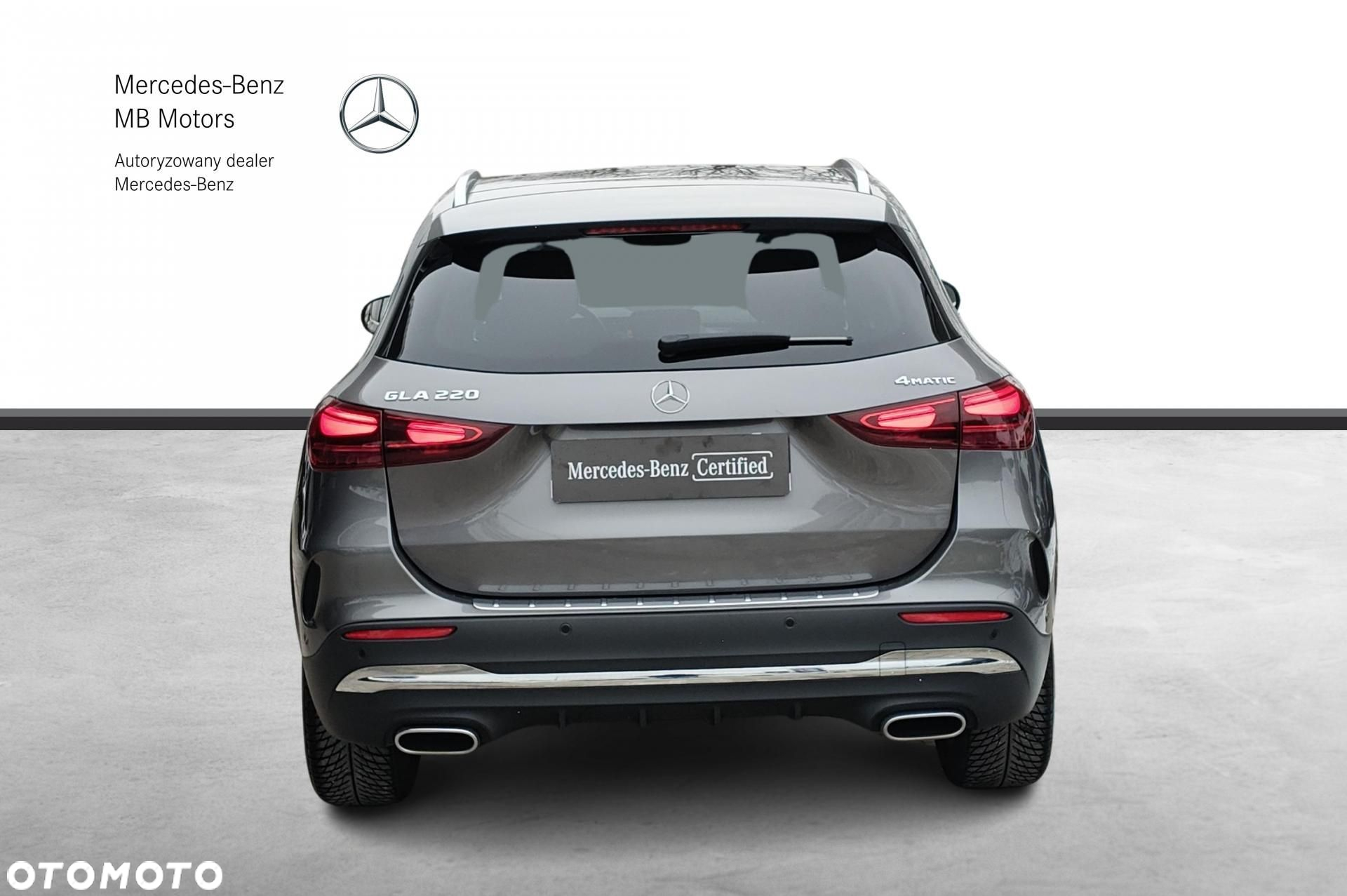 Mercedes-Benz GLA - 4