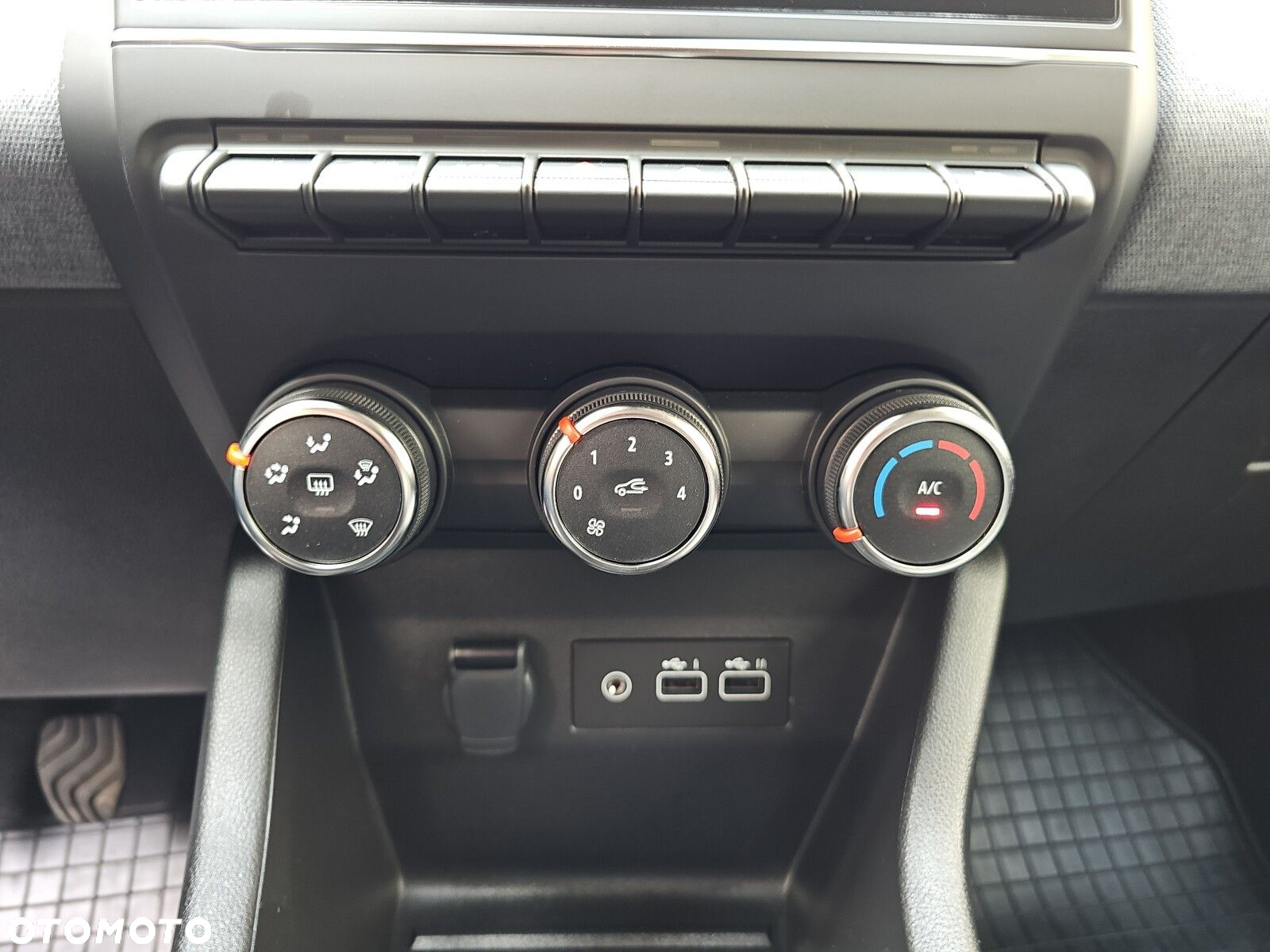 Renault Clio - 24