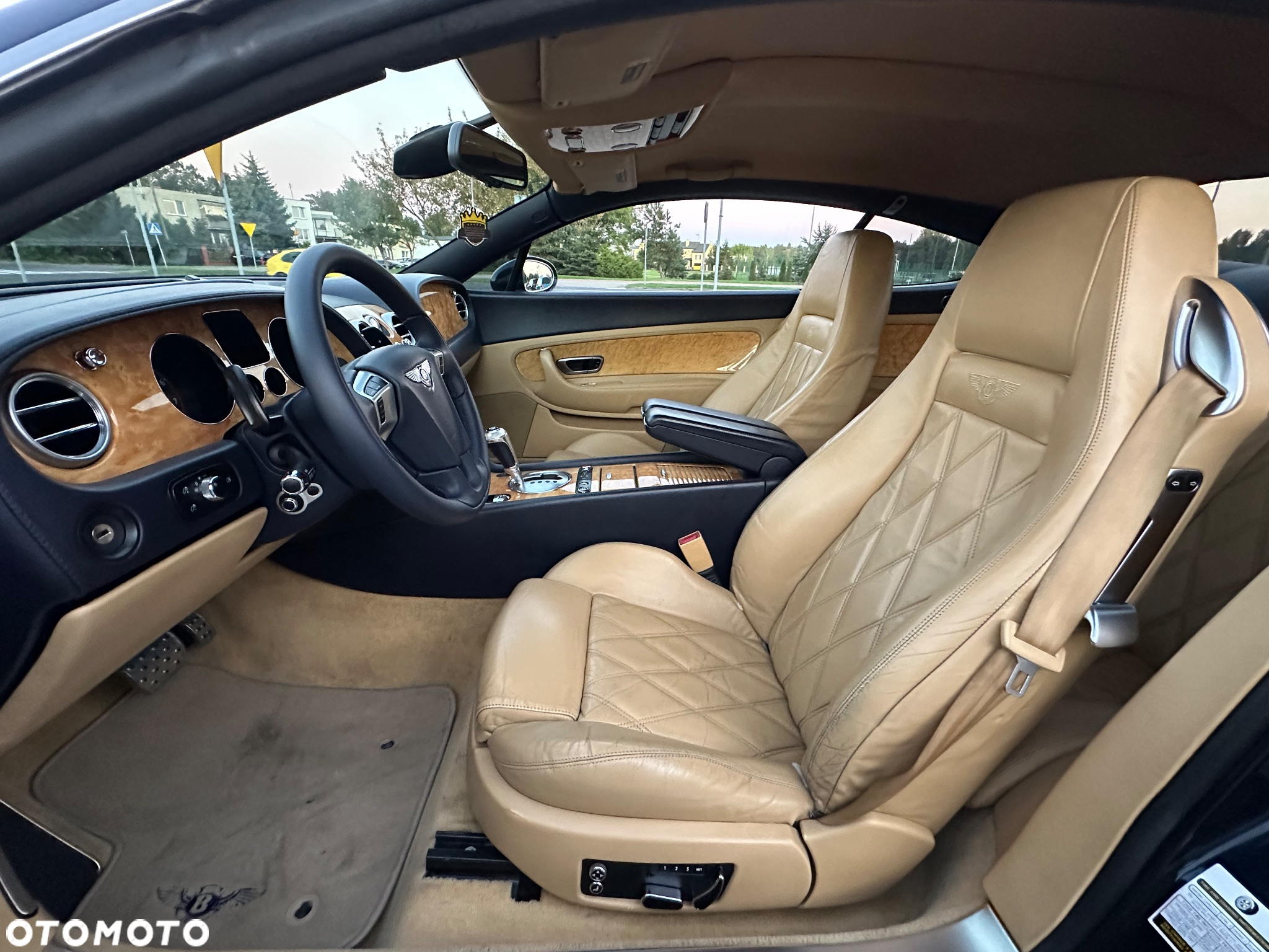 Bentley Continental GT Standard - 36