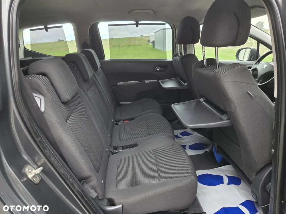 Peugeot 5008 HDI 115 Active - 14