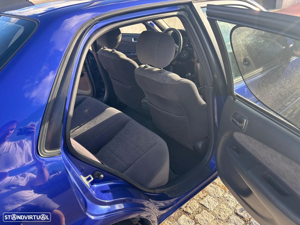 Toyota Corolla 1.4 VVT-i Sol - 12