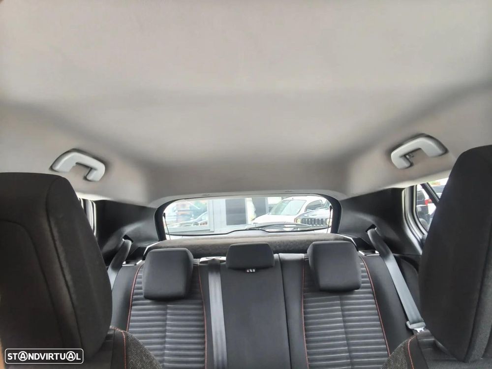 Peugeot 2008 - 13