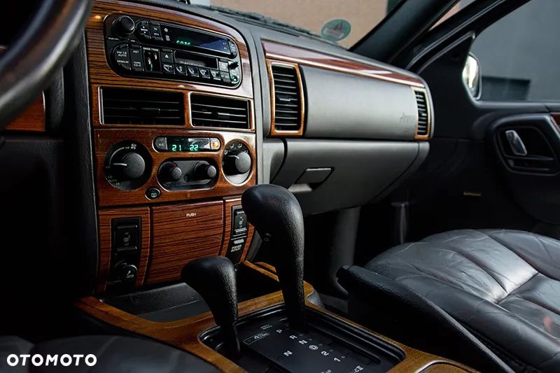 Jeep Grand Cherokee - 33