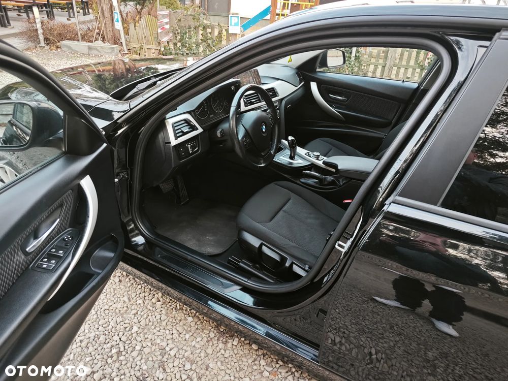 BMW Seria 3 316d Touring - 18