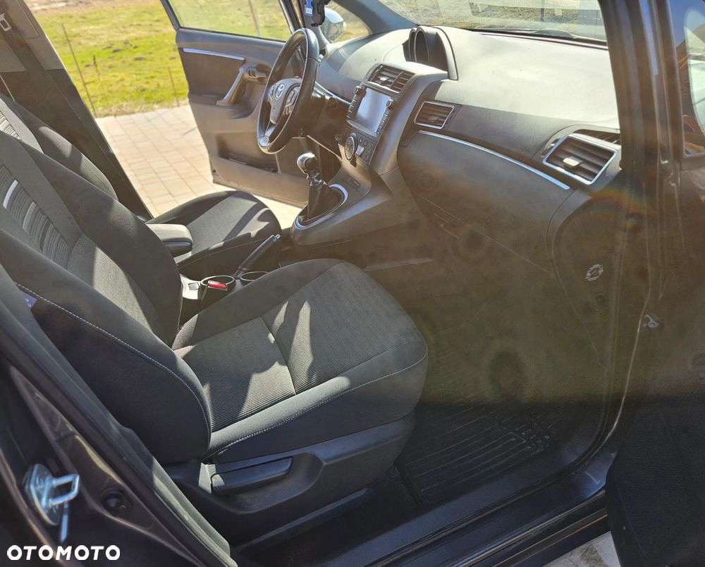 Toyota Verso 1.6 D-4D Prestige - 9